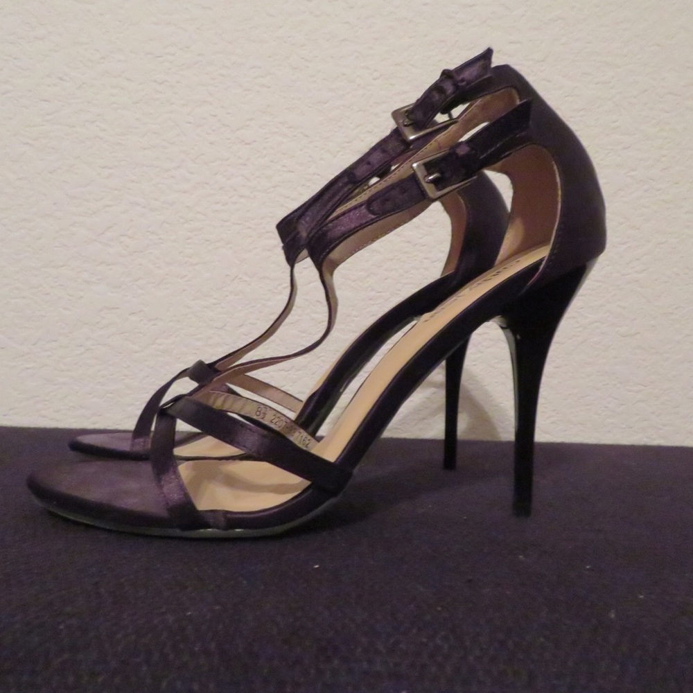 Cathy Jean Shoes. Strappy Sandal Heels. Size 8.5